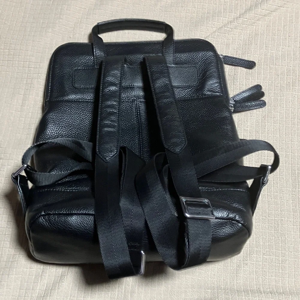 Black Leather Bostanten Backpack - Picture 3 of 13